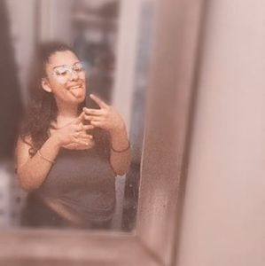 Meet your Posher, Kayla